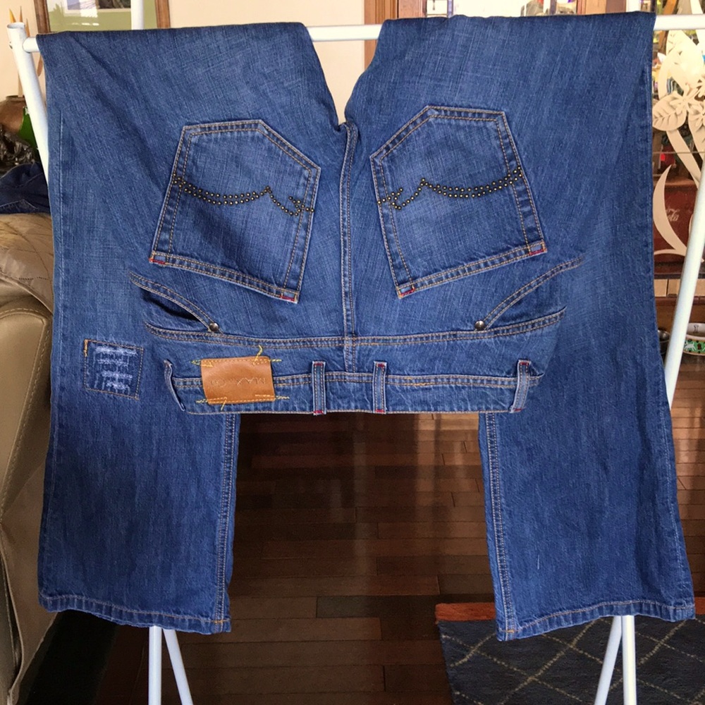 Max Jean - Picture 2 of 8